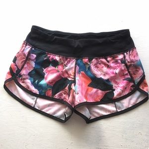 🍋SALE🍋Lululemon Secret Garden Speed Shorts 4